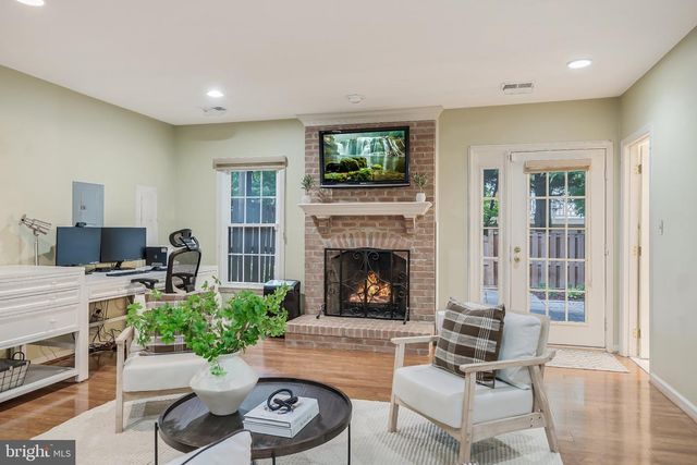 8505 WESTOWN WAY, Vienna, VA 22182