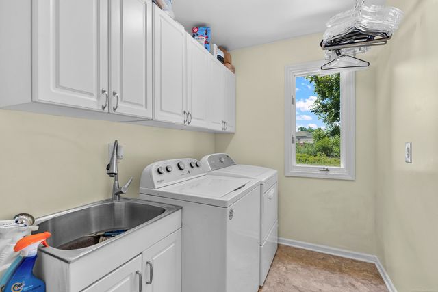 10690 OXBOW HEIGHTS Drive, White Lake Twp, MI 48386
