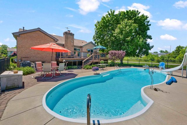 10690 OXBOW HEIGHTS Drive, White Lake Twp, MI 48386