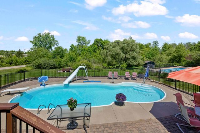 10690 OXBOW HEIGHTS Drive, White Lake Twp, MI 48386