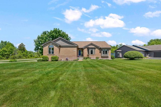10690 OXBOW HEIGHTS Drive, White Lake Twp, MI 48386