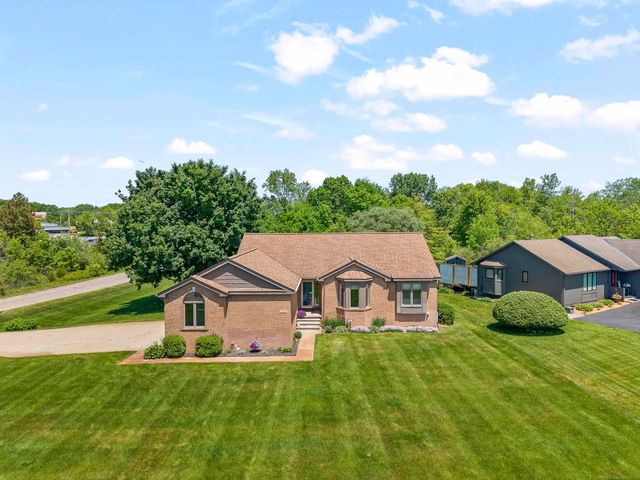 10690 OXBOW HEIGHTS Drive, White Lake Twp, MI 48386