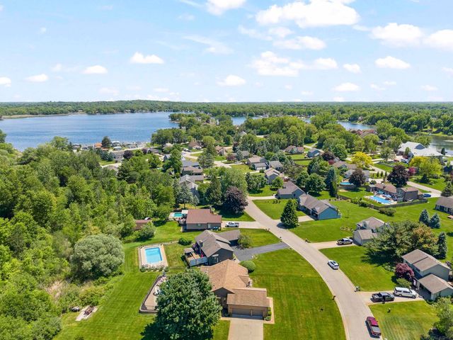 10690 OXBOW HEIGHTS Drive, White Lake Twp, MI 48386