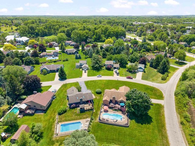 10690 OXBOW HEIGHTS Drive, White Lake Twp, MI 48386