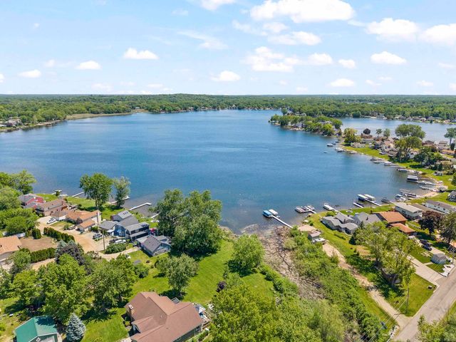 10690 OXBOW HEIGHTS Drive, White Lake Twp, MI 48386