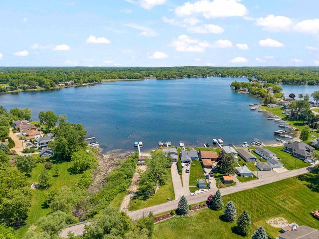 10690 OXBOW HEIGHTS Drive, White Lake Twp, MI 48386