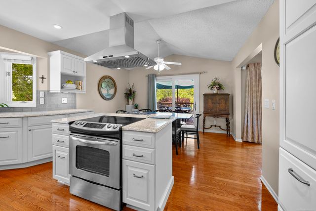 10690 OXBOW HEIGHTS Drive, White Lake Twp, MI 48386