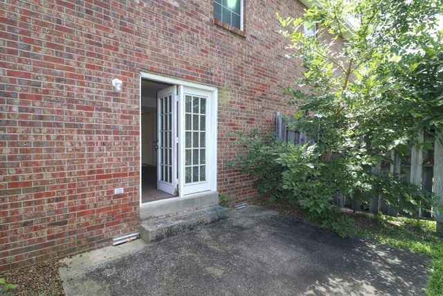 2000 Tynewood Drive, Clarksville, TN 37042