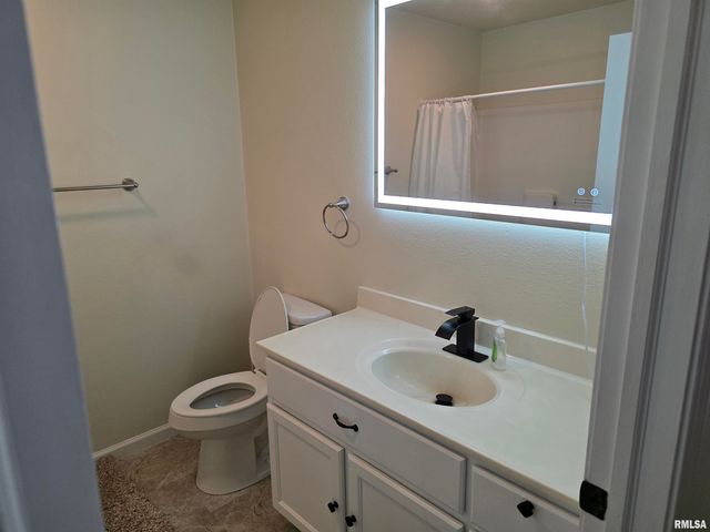3502 W SYLVAN Lane, Peoria, IL 61615