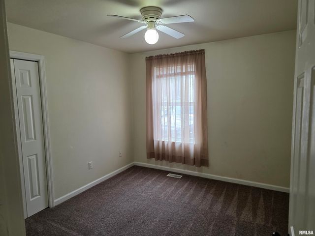 3502 W SYLVAN Lane, Peoria, IL 61615