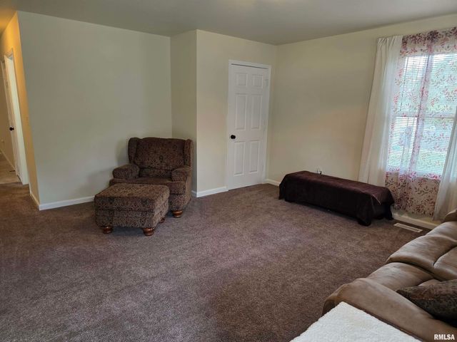 3502 W SYLVAN Lane, Peoria, IL 61615