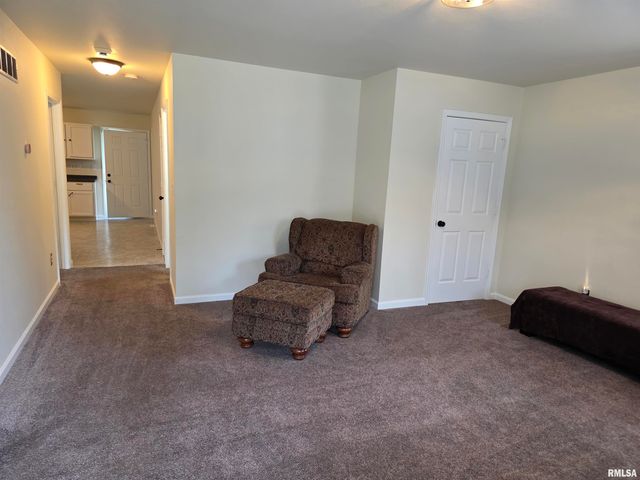 3502 W SYLVAN Lane, Peoria, IL 61615
