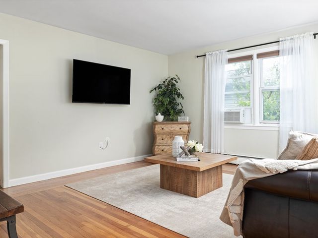 83 Vincent Avenue, North Providence, RI 02904