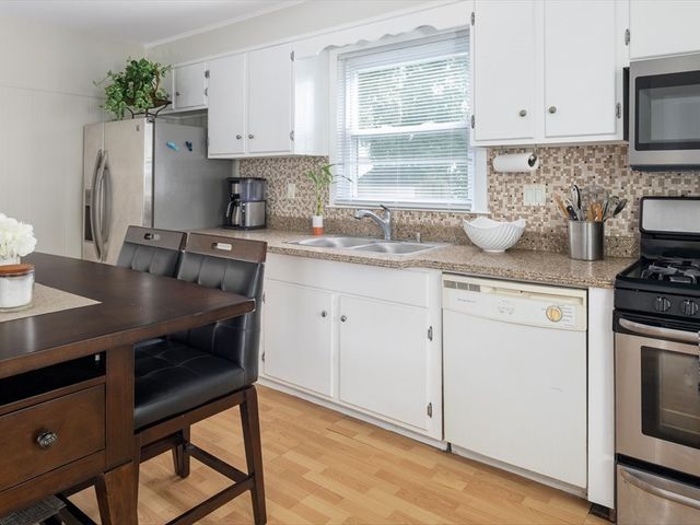 83 Vincent Avenue, North Providence, RI 02904