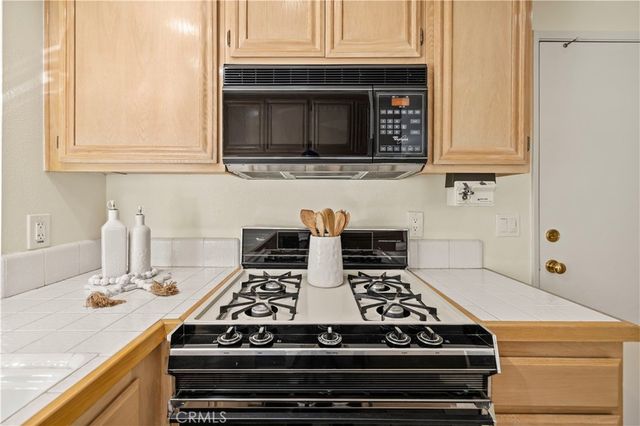 22713 Copper Hill 42, Saugus, CA 91350