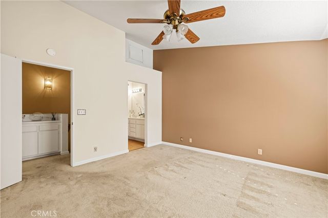 22713 Copper Hill 42, Saugus, CA 91350