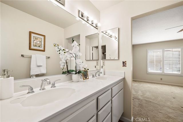 22713 Copper Hill 42, Saugus, CA 91350