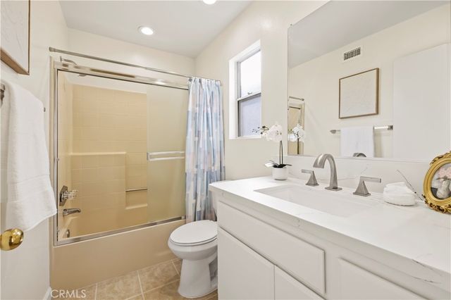 22713 Copper Hill 42, Saugus, CA 91350