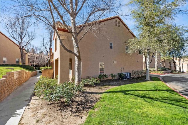 22713 Copper Hill 42, Saugus, CA 91350