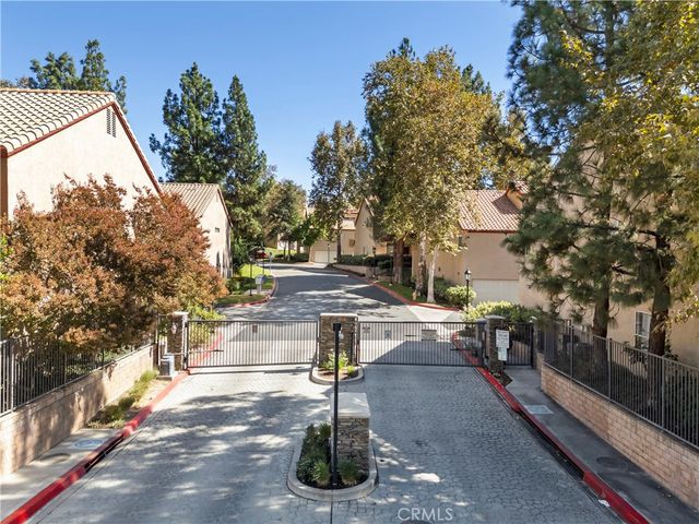 22713 Copper Hill 42, Saugus, CA 91350