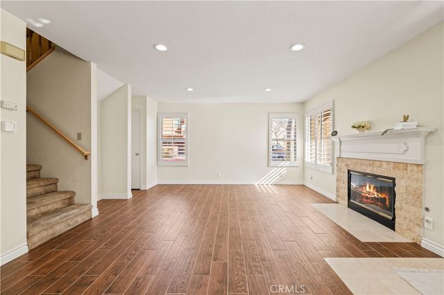 22713 Copper Hill 42, Saugus, CA 91350