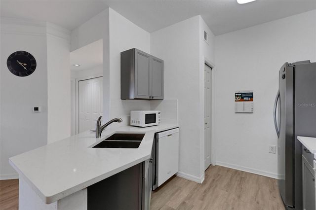 5122 NORTHRIDGE ROAD 112, Sarasota, FL 34238