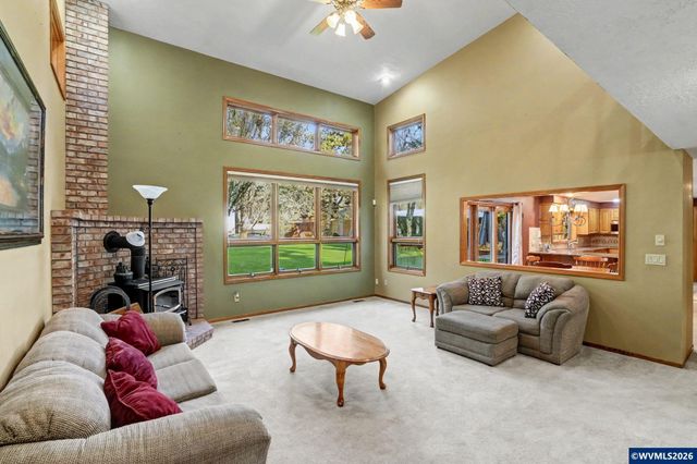 6783 Rippling Brook Dr SE, Salem, OR 97317