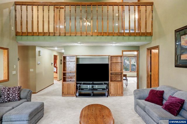 6783 Rippling Brook Dr SE, Salem, OR 97317