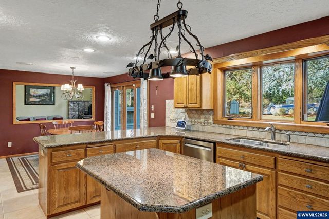 6783 Rippling Brook Dr SE, Salem, OR 97317