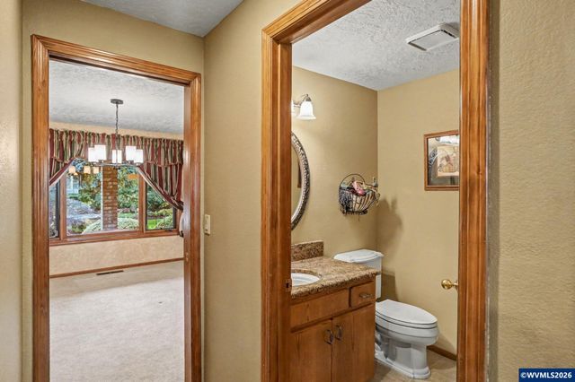 6783 Rippling Brook Dr SE, Salem, OR 97317