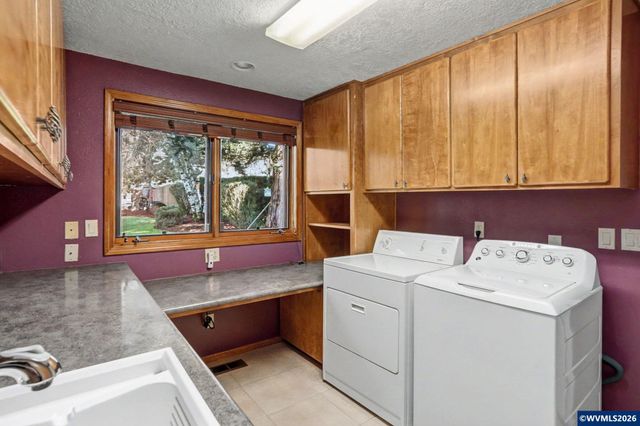 6783 Rippling Brook Dr SE, Salem, OR 97317