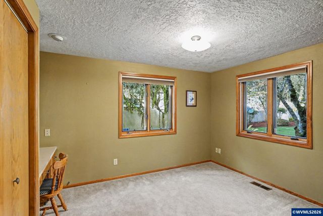 6783 Rippling Brook Dr SE, Salem, OR 97317