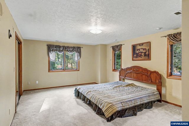 6783 Rippling Brook Dr SE, Salem, OR 97317