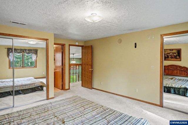 6783 Rippling Brook Dr SE, Salem, OR 97317