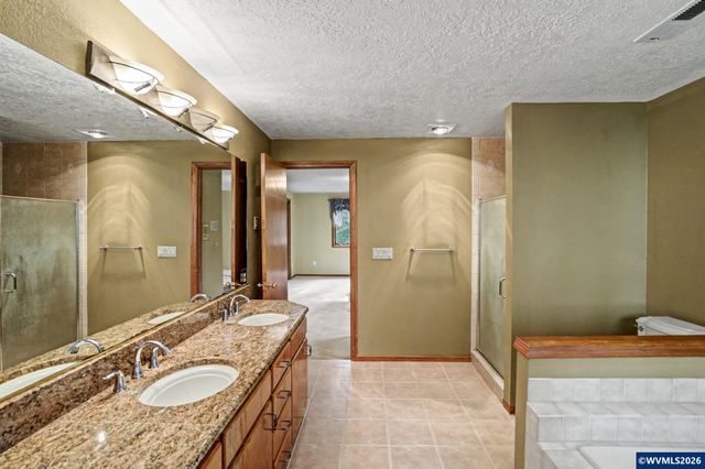 6783 Rippling Brook Dr SE, Salem, OR 97317