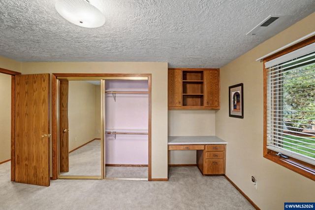 6783 Rippling Brook Dr SE, Salem, OR 97317