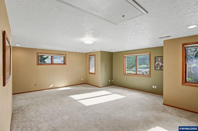 6783 Rippling Brook Dr SE, Salem, OR 97317