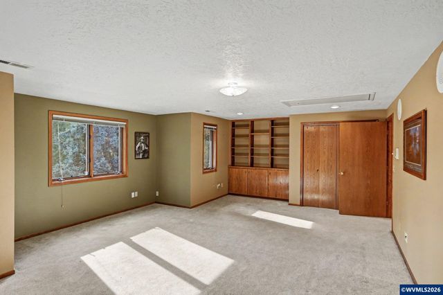 6783 Rippling Brook Dr SE, Salem, OR 97317