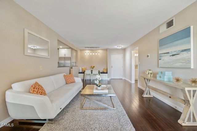 2386 E Del Mar Boulevard 301, Pasadena, CA 91107