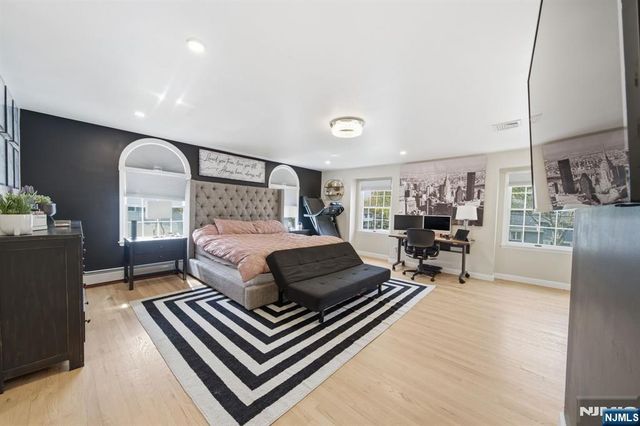 13 Dogwood Court, Paramus, NJ 07652