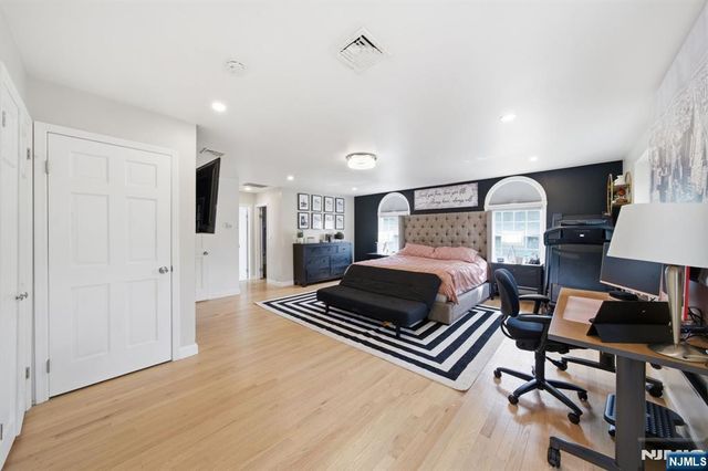 13 Dogwood Court, Paramus, NJ 07652