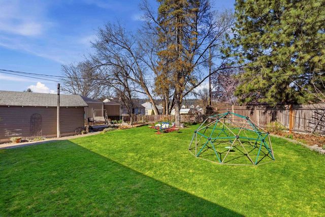 10005 N Andrew St, Spokane, WA 99218