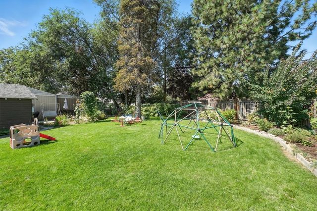 10005 N Andrew St, Spokane, WA 99218