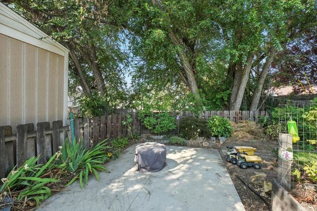 10005 N Andrew St, Spokane, WA 99218