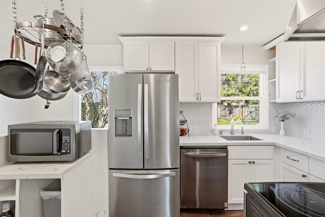 10005 N Andrew St, Spokane, WA 99218