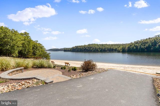105 FOREST DR, Cross Junction, VA 22625