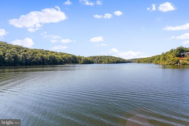 105 FOREST DR, Cross Junction, VA 22625