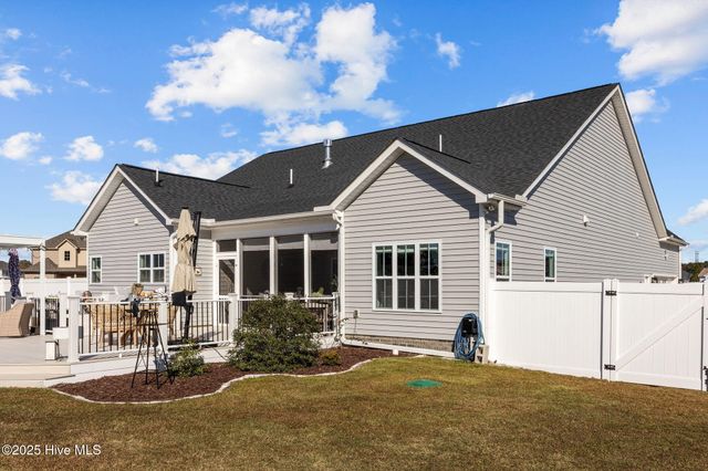 1058 Buckley Drive, Grimesland, NC 27837