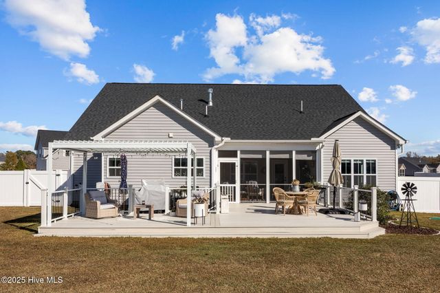 1058 Buckley Drive, Grimesland, NC 27837