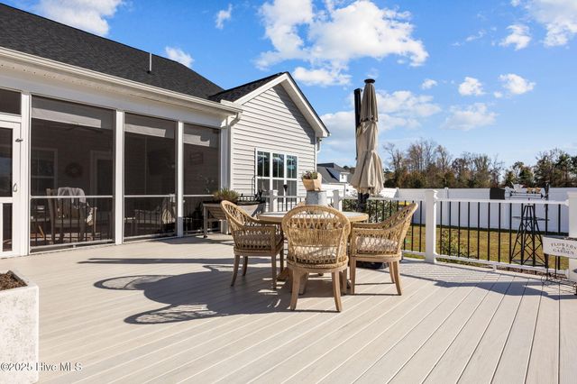 1058 Buckley Drive, Grimesland, NC 27837